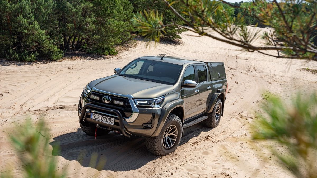 Toyota Hilux z pakietem Arctic Trucks