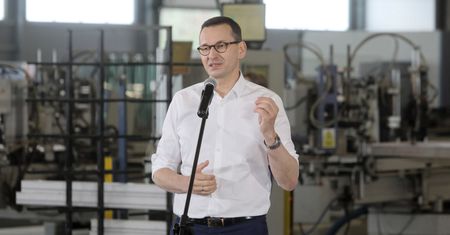 Premier Mateusz Morawiecki o ministrze Łukaszu Szumowskim. "Należy mu się największy order"