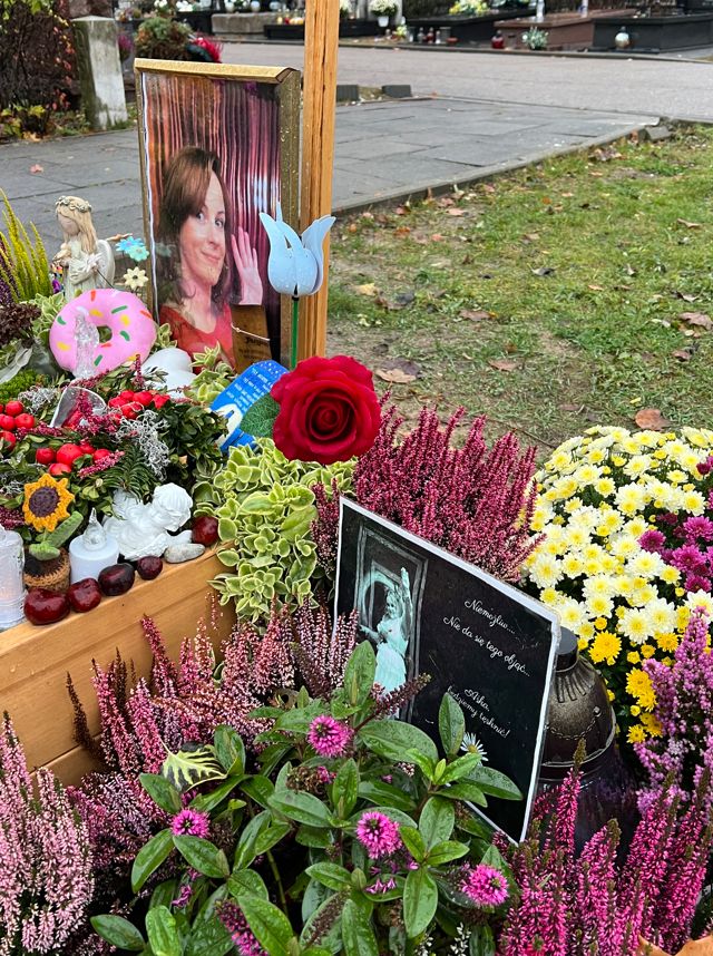 Grób Joanny Kołaczkowskiej na Powązkach