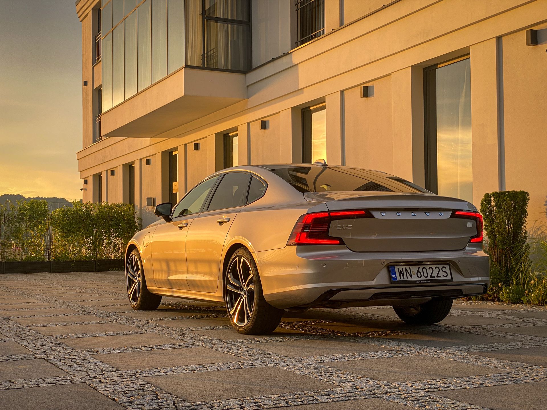 Volvo S90 T8