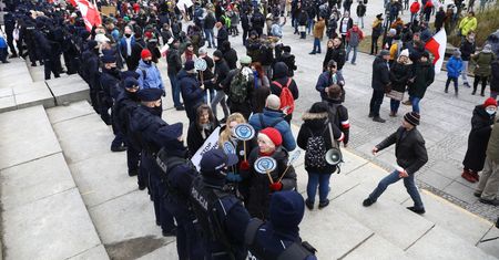 Warszawa. Bilans protestu. Prawie 800 wniosków do sądu, ponad pół tysiąca notatek do sanepidu