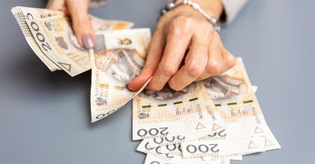 Jeden skarbnik i trzy etaty w urzędach. Tyle zarobiła w rok