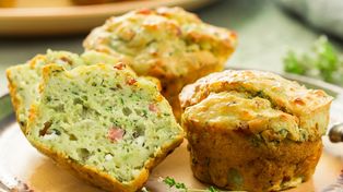 Ścieram cukinię i piekę puchate muffiny. Kremowe wnętrze robi całą robotę