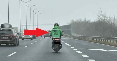 Jechał trasą S7. Nagle taki widok. Zwolnił cały ruch