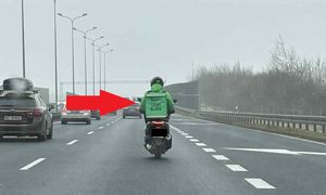 Jechał trasą S7. Nagle taki widok. Zwolnił cały ruch