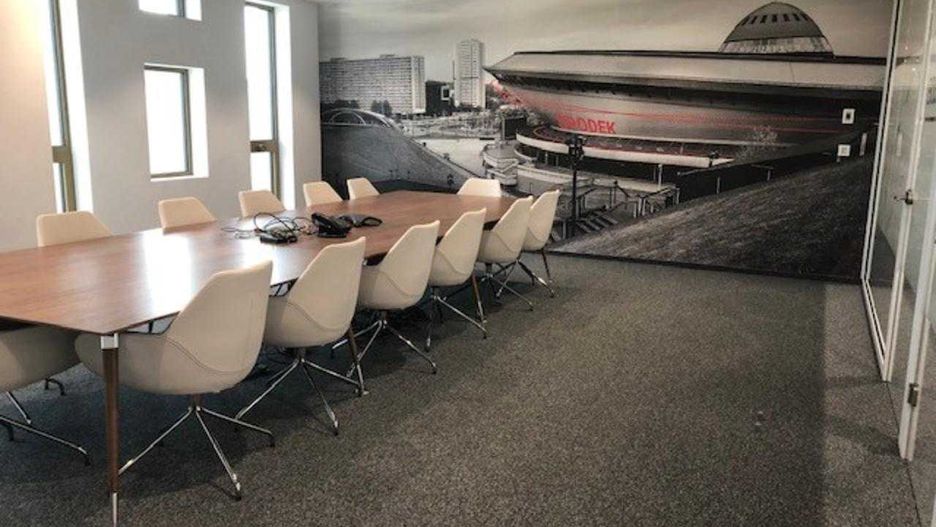 Pracę w spółce znajdzie 300 pracowników