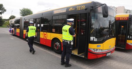 Koronawirus. Nowe zasady podróżowania transportem publicznym