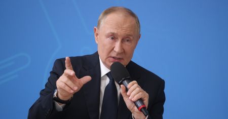 Zamiast aresztu czerwony dywan. Putin przyleciał do Mongolii