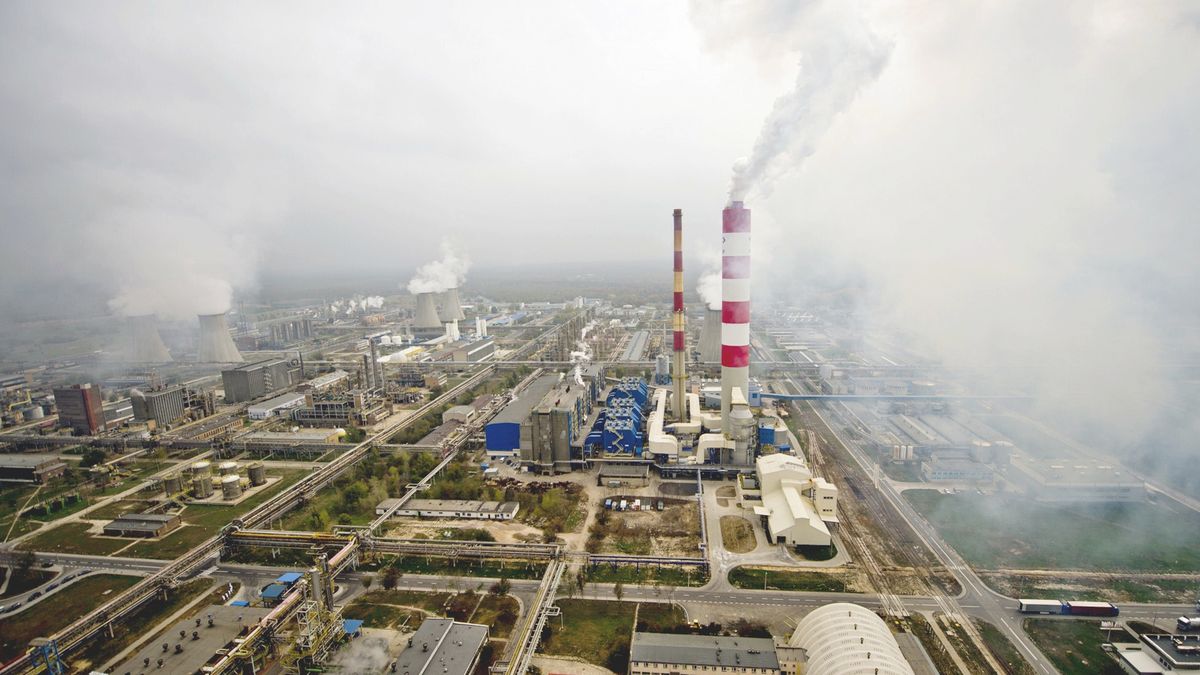 Gigant zaciska pasa. Zawieszają wypłaty nagród i premii