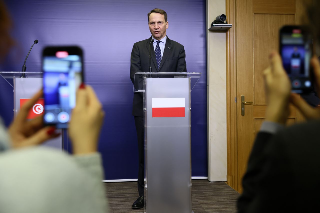 Koniec reżimu Asada. Sikorski: "Na wojnie jak w polityce"