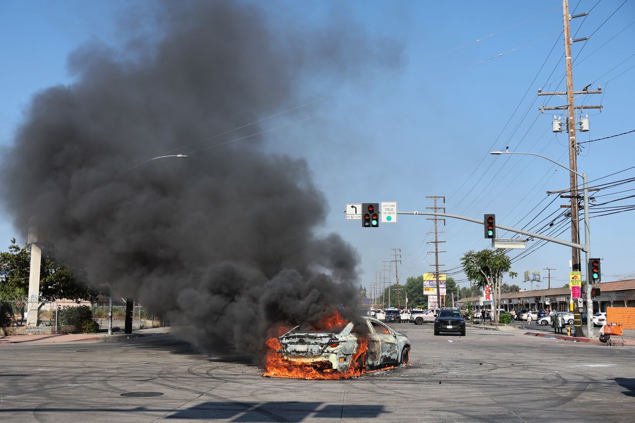 Działo się w nocy. Żołnierze skierowani na ulice Los Angeles