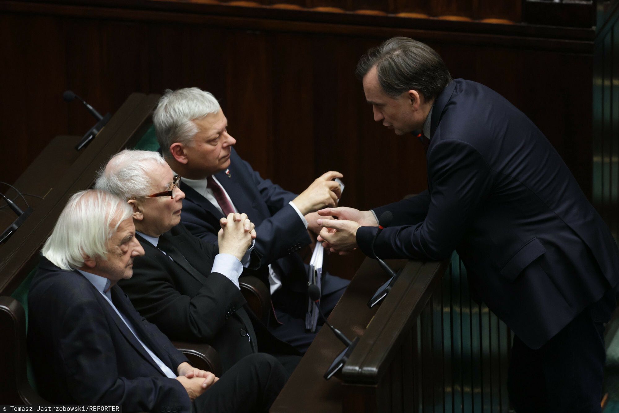 Cd. 1. posiedzenia Sejmu X kadencji
29.11.2023 Warszawa 1. posiedzenie Sejmu X kadencji fot Tomasz Jastrzebowski/REPORTER
N/z: Ryszard Terlecki, Jaroslaw Kaczynski, Marek Suski, Zbigniew Ziobro
Tomasz Jastrzebowski/REPORTER