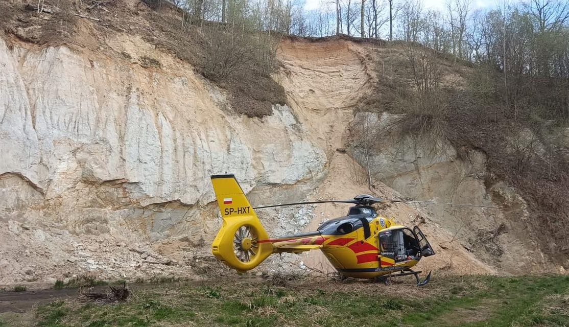 Spadł ze skarpy. Tragiczny finał. "Został zatrzymany mężczyzna"