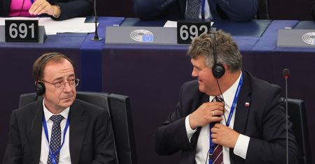 PE zajmie się immunitetami Wąsika i Kamińskiego. Prace od września