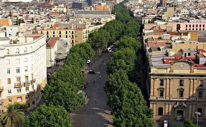 Barcelona traci zyski z turystów. Jest drogo i tłoczno