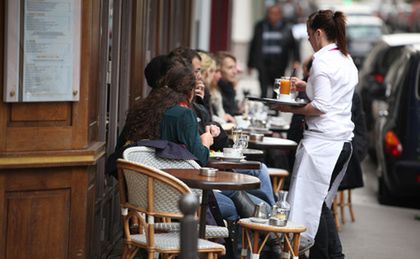 Pijemy coraz więcej kawy poza domem. Kawiarnie stały się symbolem stylu życia