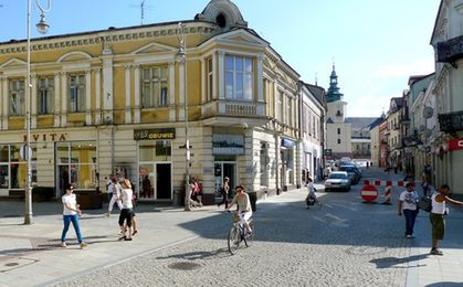 Straż Miejska krokami szacowała odległości. Komendant z mandatem