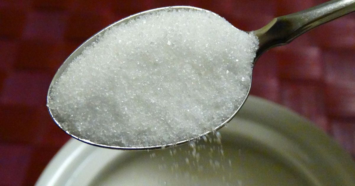 Łyżeczka cukru- Pyszności, źródło: Canva