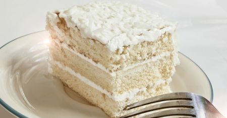 Każdy kęs dosłownie rozpływa się w ustach. Ciasto aniołek zaskoczy każdego