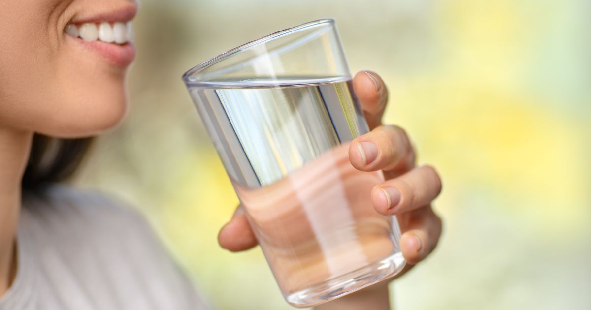 Najpopularniejszy mit o piciu wody obalony. Oto, ile wody potrzebujemy