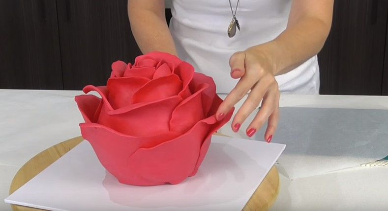 TORT KTORY WYGLADA JAK PRAWDZIWA ROZA (18)