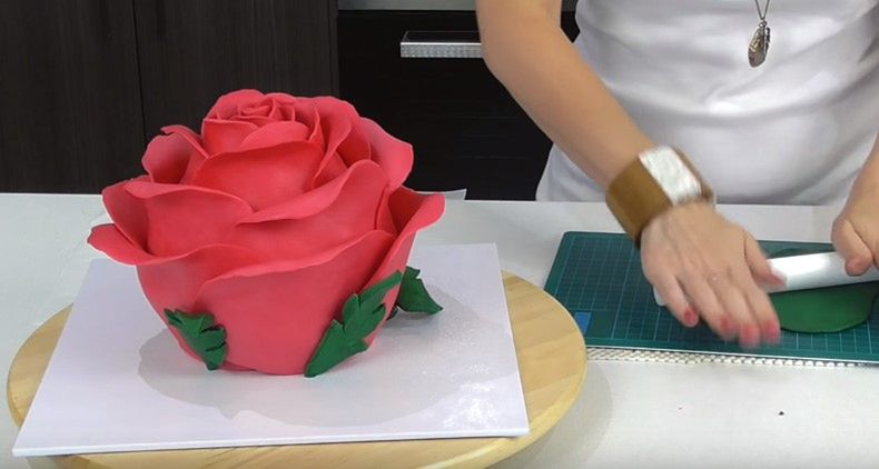 TORT KTORY WYGLADA JAK PRAWDZIWA ROZA (19)