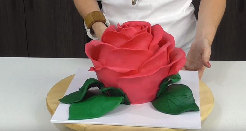 TORT KTORY WYGLADA JAK PRAWDZIWA ROZA (21)