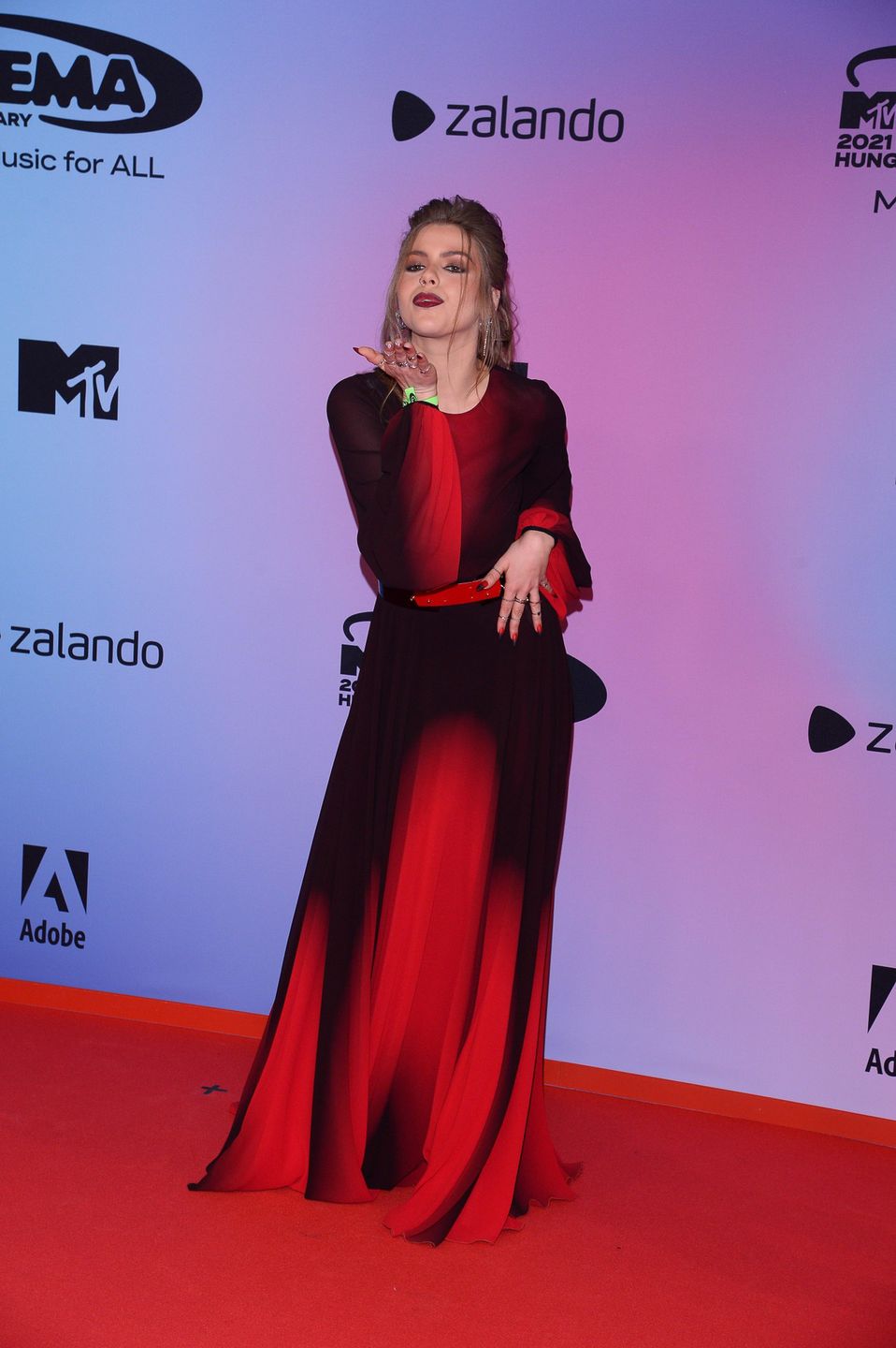 Jennifer Szomjas – MTV EMA 2021