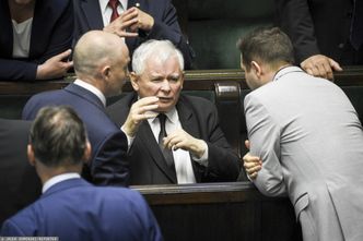 Jarosław Kaczyński blokuje premie w państwowych firmach. "To woła o pomstę do nieba"
