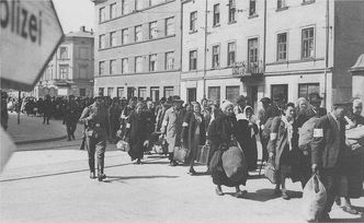 Marsz modlitwy szlakiem pomników getta warszawskiego