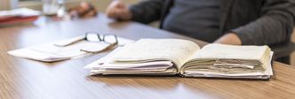 Więcej pieniędzy na pensje urzędników w nowym budżecie. Podwyżki tylko dla niektórych