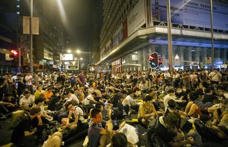 Demonstrancje w Hongkongu. Protestujący dają władzy czas do jutra