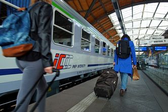 Kolej w Polsce. 16 mln pasażerów kupiło bilet przez internet