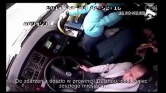 Kierowca autobusu ukradł pasażerowi smartfona