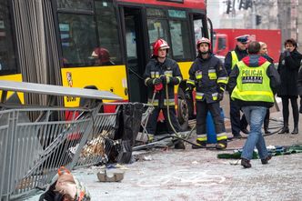 Wypadek autobusu we Wrocławiu. Staranował przystanek