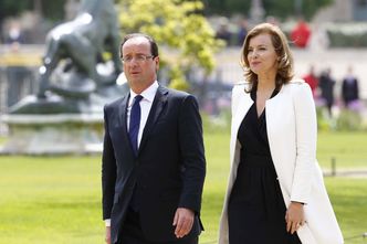 Notowania Hollande'a nie zmieniły się mimo jego rzekomego romansu