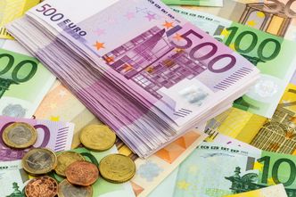 Oszustwa na 1 mld euro przy transferze pieniędzy do Chin