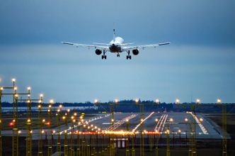 Nie odlecieli, bo... zabrakło miejsc. Overbooking to coraz częstszy problem. Co zrobić w takiej sytuacji?