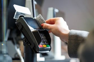 Gotówka odchodzi do lamusa? Kartą płacimy już również na wsiach