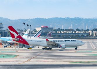 Linie lotnicze Qantas poprosiły kierowników, by zamienili biura na pracę przy obsłudze bagażu