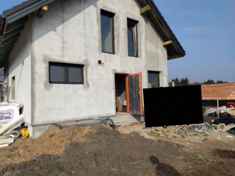 Budujemy coraz mniejsze domy na coraz mniejszych działkach. Jakie projekty wybierają Polacy?