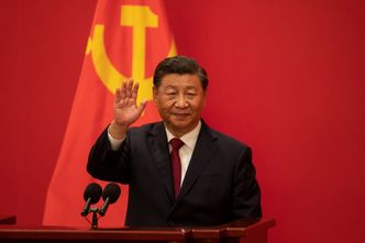 Xi Jinping jak cesarz. Scementował swoją władzę w Chinach