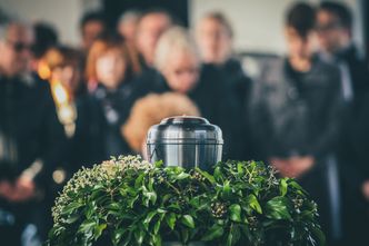 Nieoczekiwany skutek kryzysu. We Francji kremacje podrożały o 30 proc.