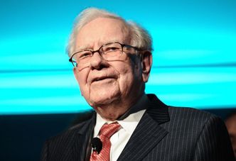 Warren Buffett trzyma w gotówce 144 mld dolarów. Przyznaje, że nie ma w co inwestować