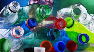 Korea Północna walczy z kryzysem. Stawia na recykling. Wymieniają śmieci na buty
