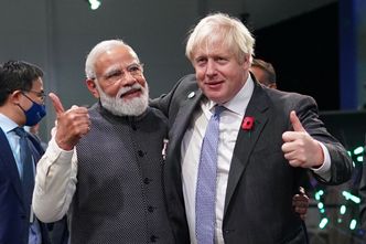 Indie lawirują między Zachodem a Rosją. Boris Johnson spróbuje "odbijanego" w ich tańcu z Putinem