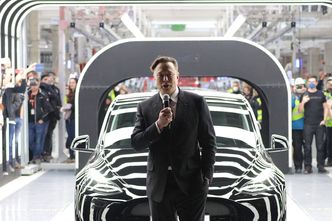 Elon Musk wycofuje się z planów cięcia zatrudnienia. Nie będzie masowych zwolnień w Tesli
