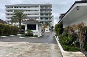 Rodzice Bankmana-Frieda i szefowie upadającej giełdy FTX kupili na Bahamach domy za miliony dolarów