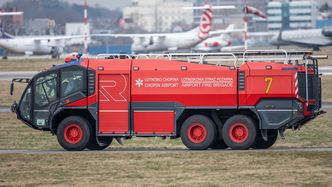 Nieprawidłowości na największym lotnisku w Polsce. Dowódcy wozów strażackich nie mieli wymaganych kwalifikacji