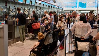 Pasażerowie uziemieni w Lizbonie i Porto. Prawie 150 lotów odwołanych przez strajk